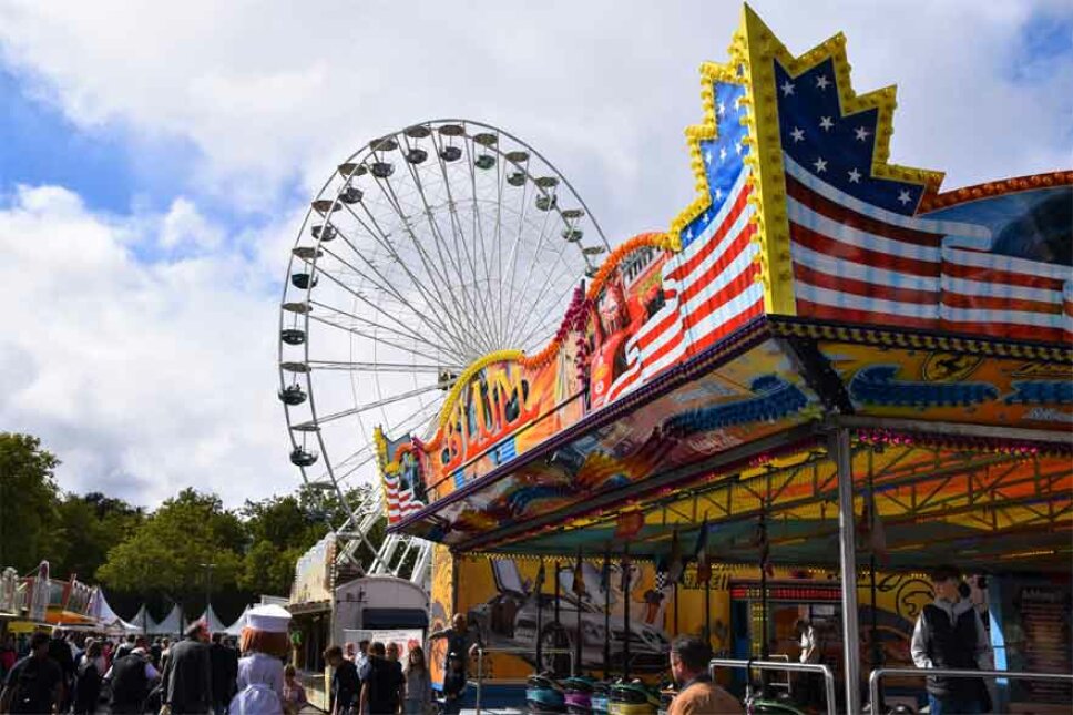 Jahrmarkt mit Riesenrad
